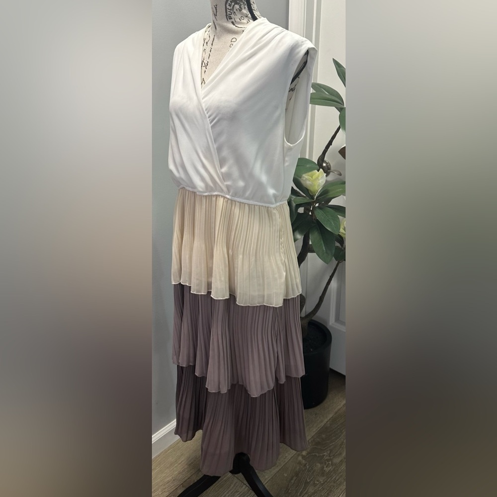 π΄β¨Tiered Colorblock Ruffle Dress β Size XL π΄β¨ - Picture 4 of 16